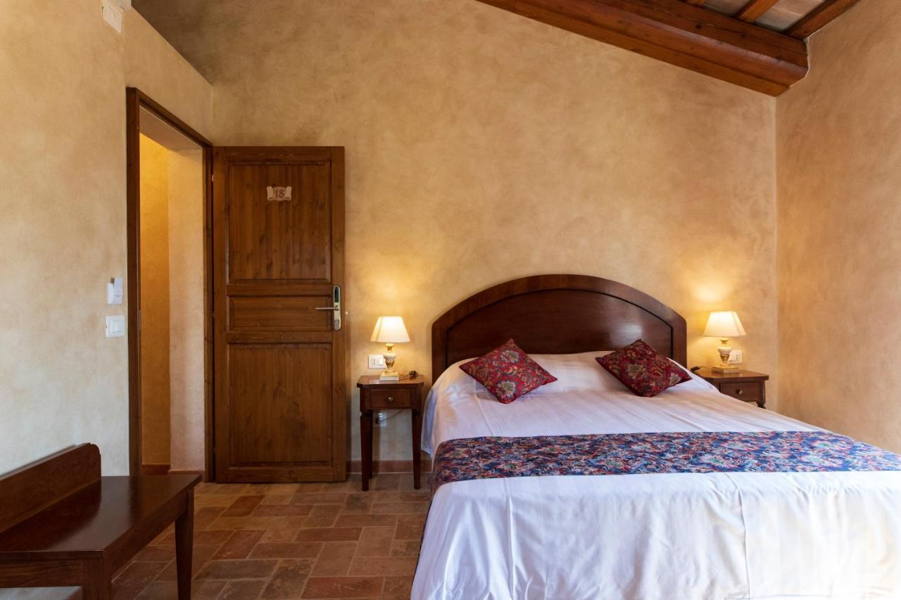 Locanda Di Montegiove Фано Екстериор снимка
