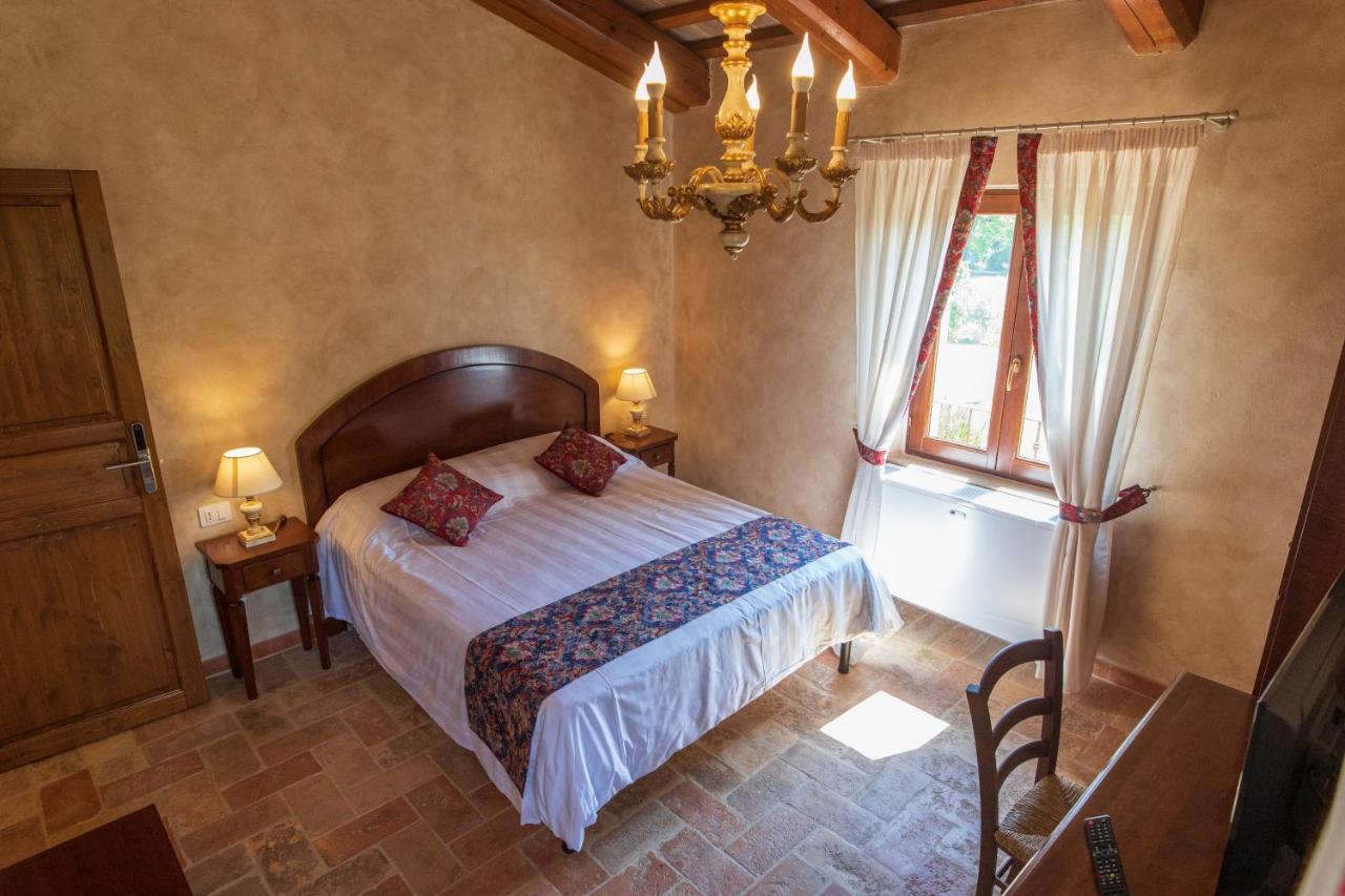 Locanda Di Montegiove Фано Екстериор снимка